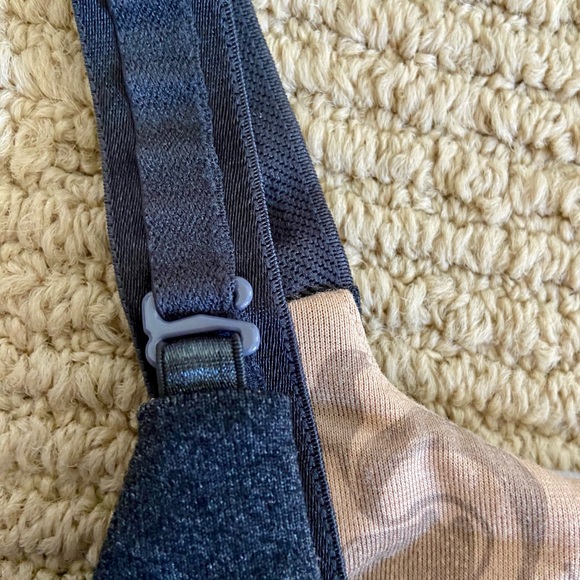 Lululemon Charcoal Grey Adjustable Strap Bra Tank Size 8 - Picture 4 of 5